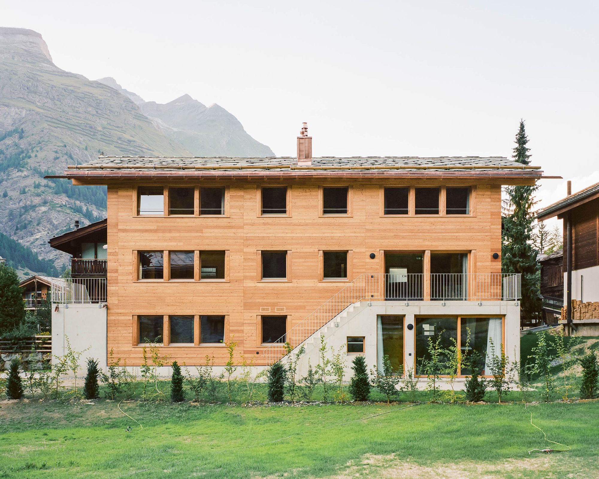 studiobirk, Moosweg, Zermatt, Umgebung, Gartentreppe, Hauptfassade, Satteldach